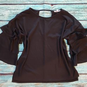 🌺 4/$20 Black ruffle sleeve top size small